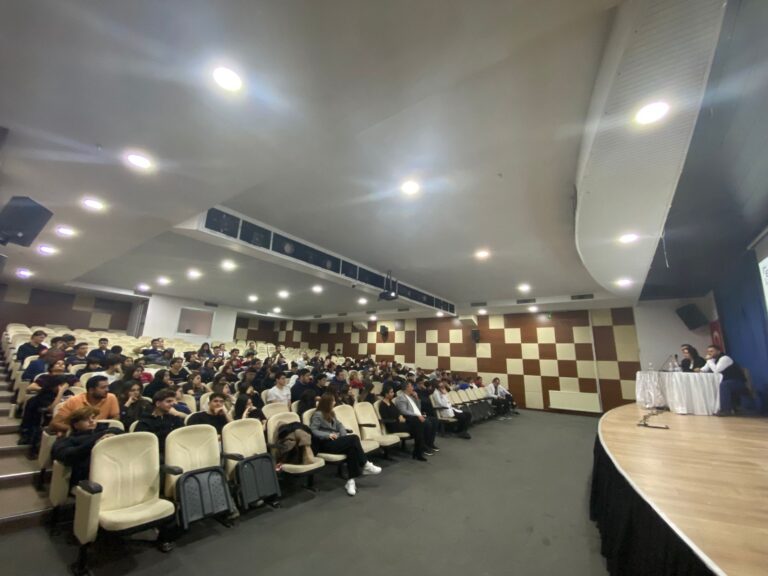 bahcesehir-koleji-meslek-tanitimi-konusmasi (9)