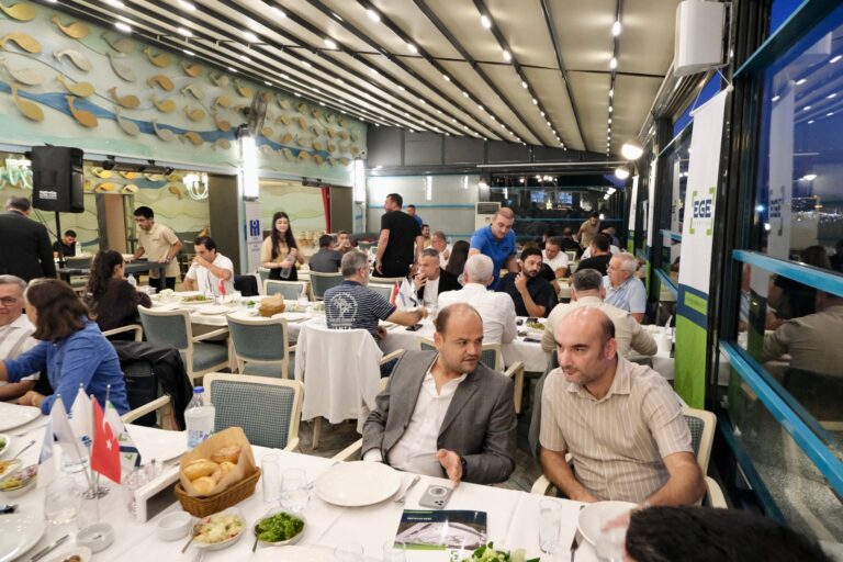 KUŞADASI-tmmob-insaat-muhendisleri-odasi-ile-duzenlenen-sektorel-bilgilendirme-etkinlikleri (2)