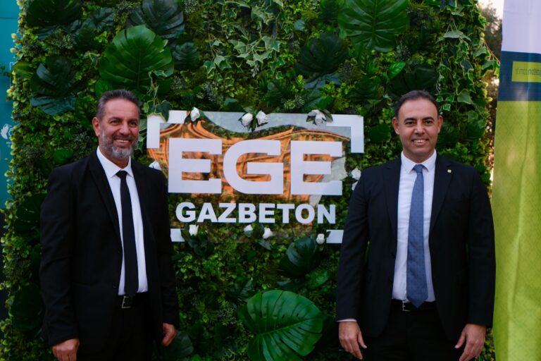 KUŞADASI-tmmob-insaat-muhendisleri-odasi-ile-duzenlenen-sektorel-bilgilendirme-etkinlikleri (3)